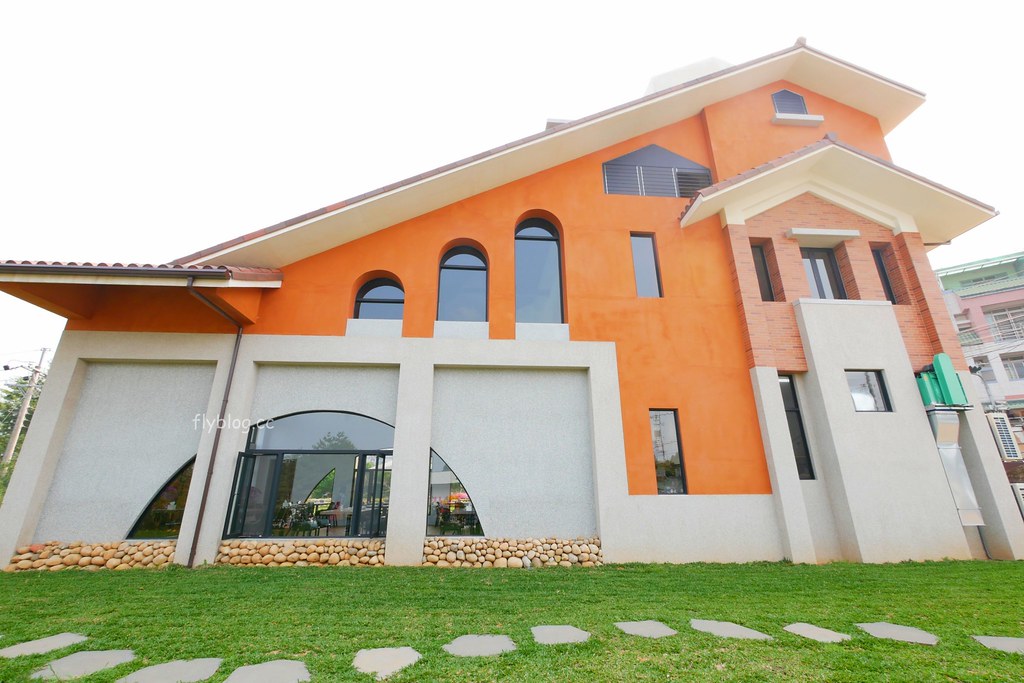 山水啡|擁有大片綠地和田園風情,漂亮落地窗建築,新社新開幕景觀餐廳 @飛天璇的口袋