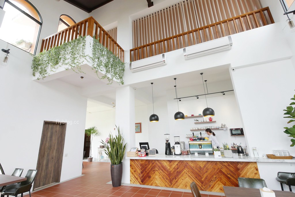 山水啡|擁有大片綠地和田園風情,漂亮落地窗建築,新社新開幕景觀餐廳 @飛天璇的口袋