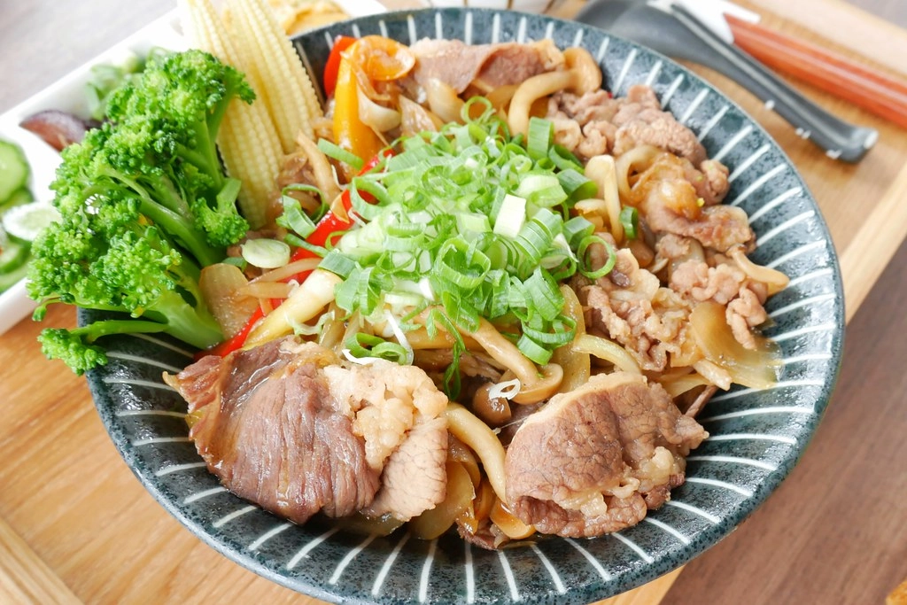 山水啡|擁有大片綠地和田園風情,漂亮落地窗建築,新社新開幕景觀餐廳 @飛天璇的口袋