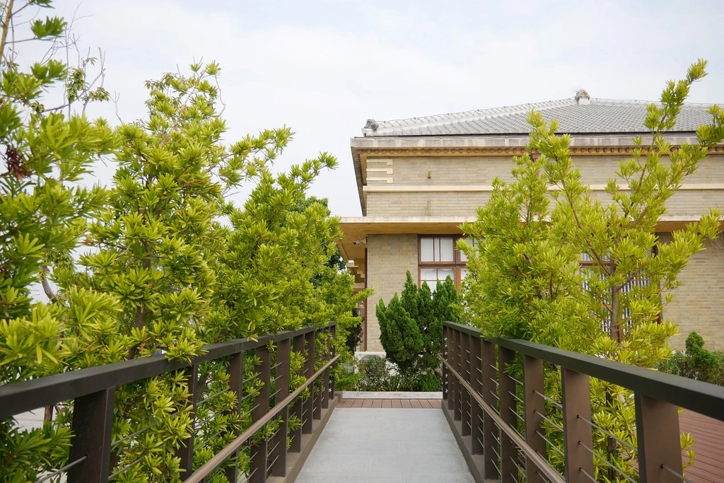 台中東區|湧泉公園.帝國製糖廠6公頃湖濱公園,歷史古蹟變得很悠閒 @飛天璇的口袋