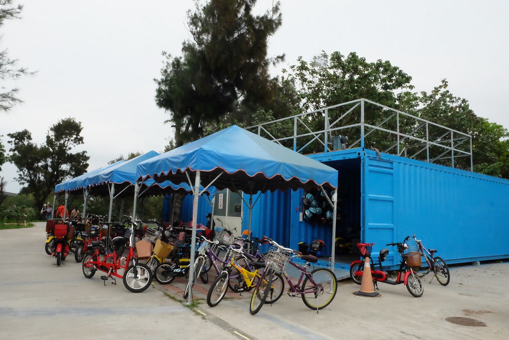 台中清水|高美溼地,日本人一生必遊一次的景點,全球六大絕美天空之鏡 @飛天璇的口袋