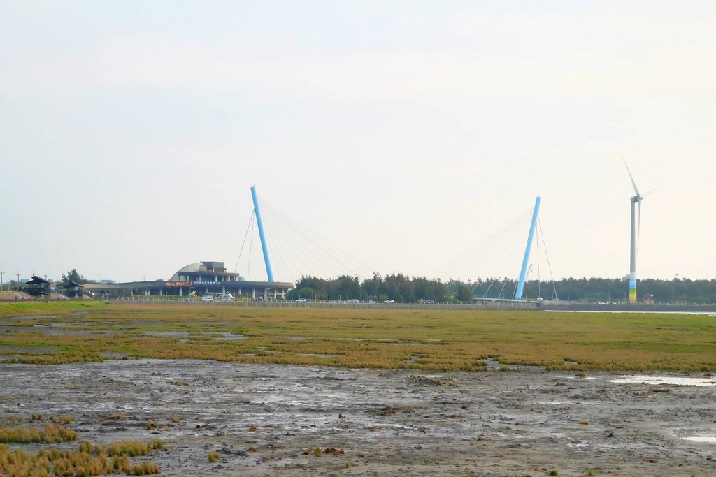 台中清水|高美溼地,日本人一生必遊一次的景點,全球六大絕美天空之鏡 @飛天璇的口袋