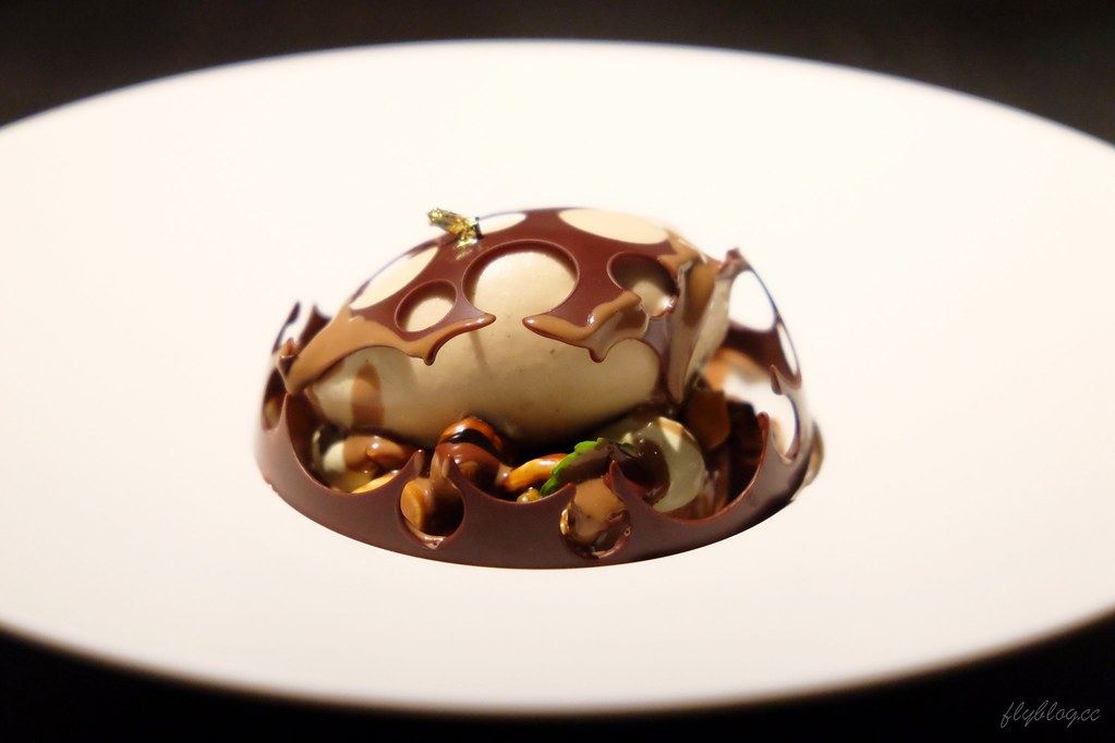 L’AROME 樂逢法式餐廳:紅點文旅B1~將台灣食材融入法式料理,傳承法國世紀名廚侯布雄的好手藝(已歇業) @飛天璇的口袋