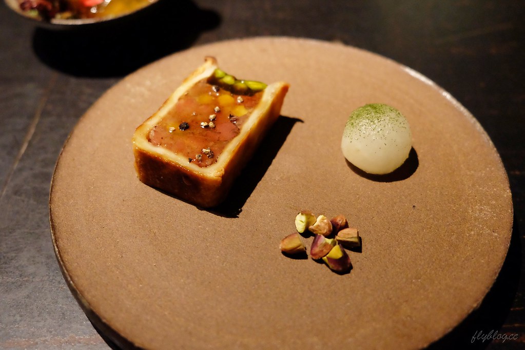 L’AROME 樂逢法式餐廳:紅點文旅B1~將台灣食材融入法式料理,傳承法國世紀名廚侯布雄的好手藝(已歇業) @飛天璇的口袋