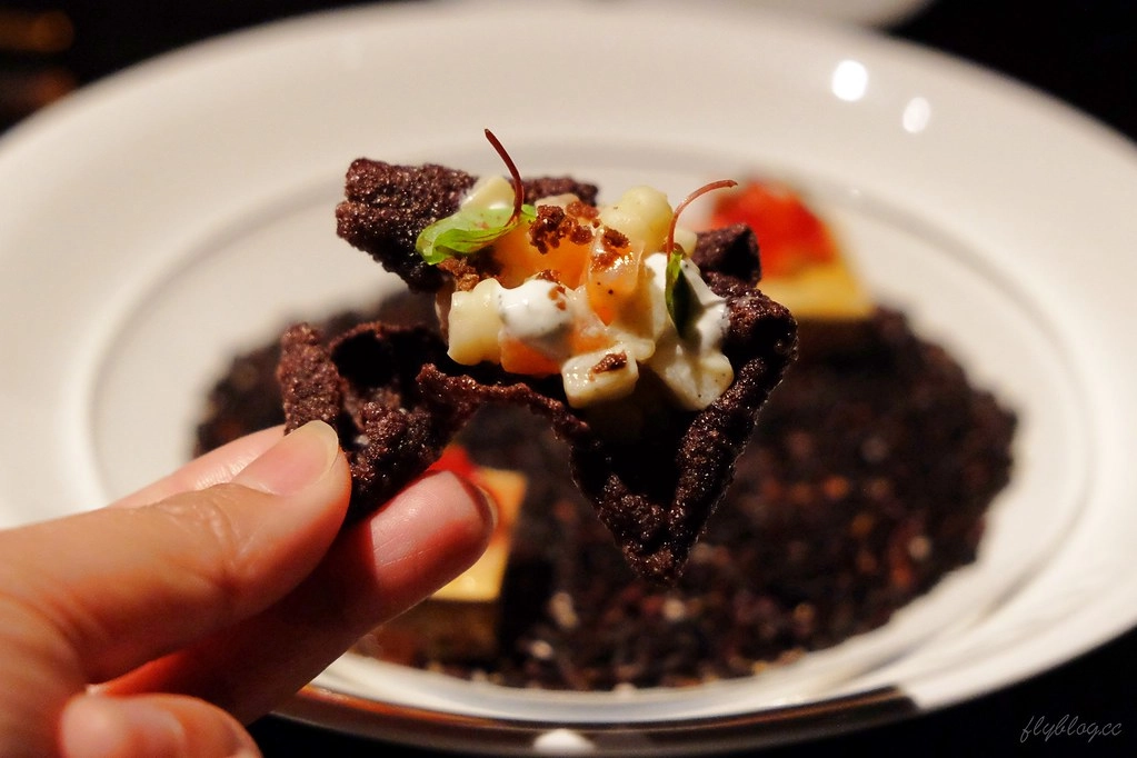 L’AROME 樂逢法式餐廳:紅點文旅B1~將台灣食材融入法式料理,傳承法國世紀名廚侯布雄的好手藝(已歇業) @飛天璇的口袋