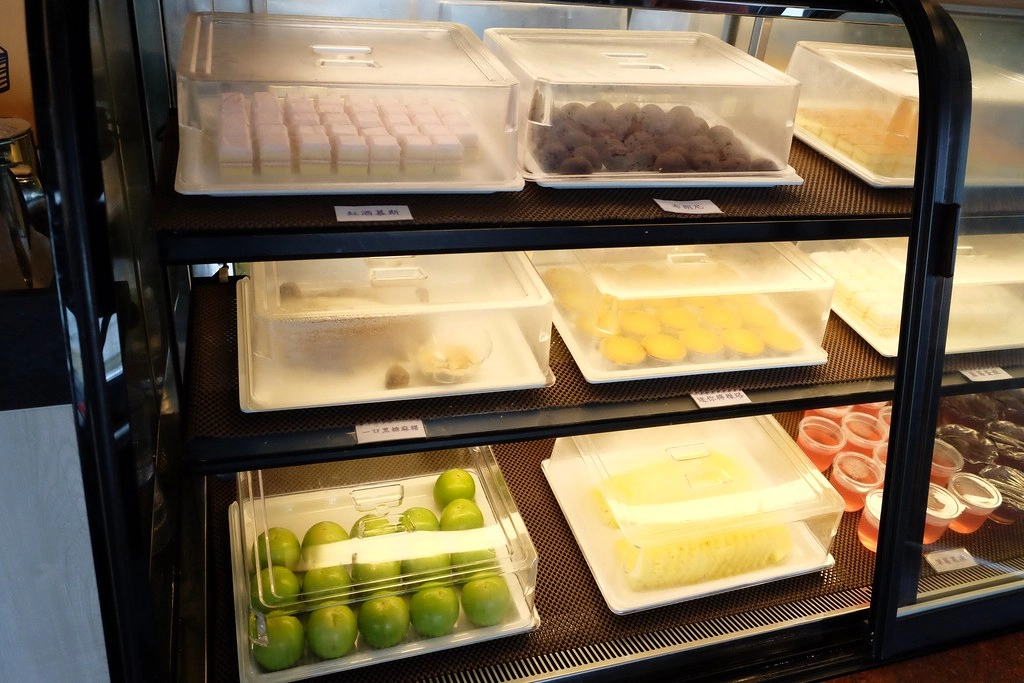 煲參參壽喜燒鍋物專門店:$389元以上吃到飽,10種湯頭特製湯頭、 M9澳洲黑毛和牛、特級松阪豬、波斯頓龍蝦等高級食材 @飛天璇的口袋