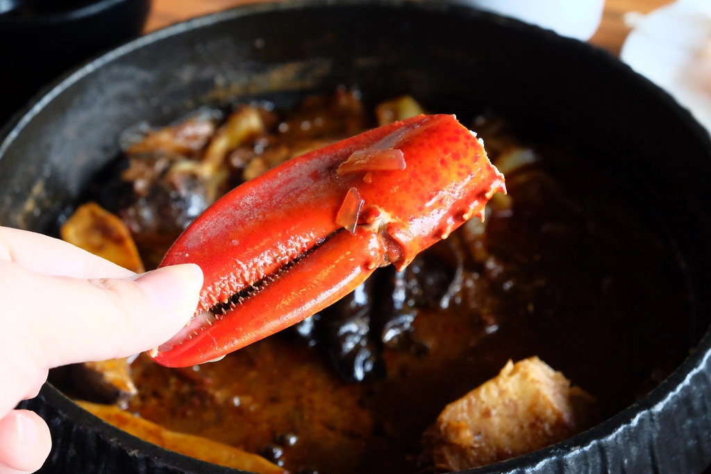 煲參參壽喜燒鍋物專門店:$389元以上吃到飽,10種湯頭特製湯頭、 M9澳洲黑毛和牛、特級松阪豬、波斯頓龍蝦等高級食材 @飛天璇的口袋