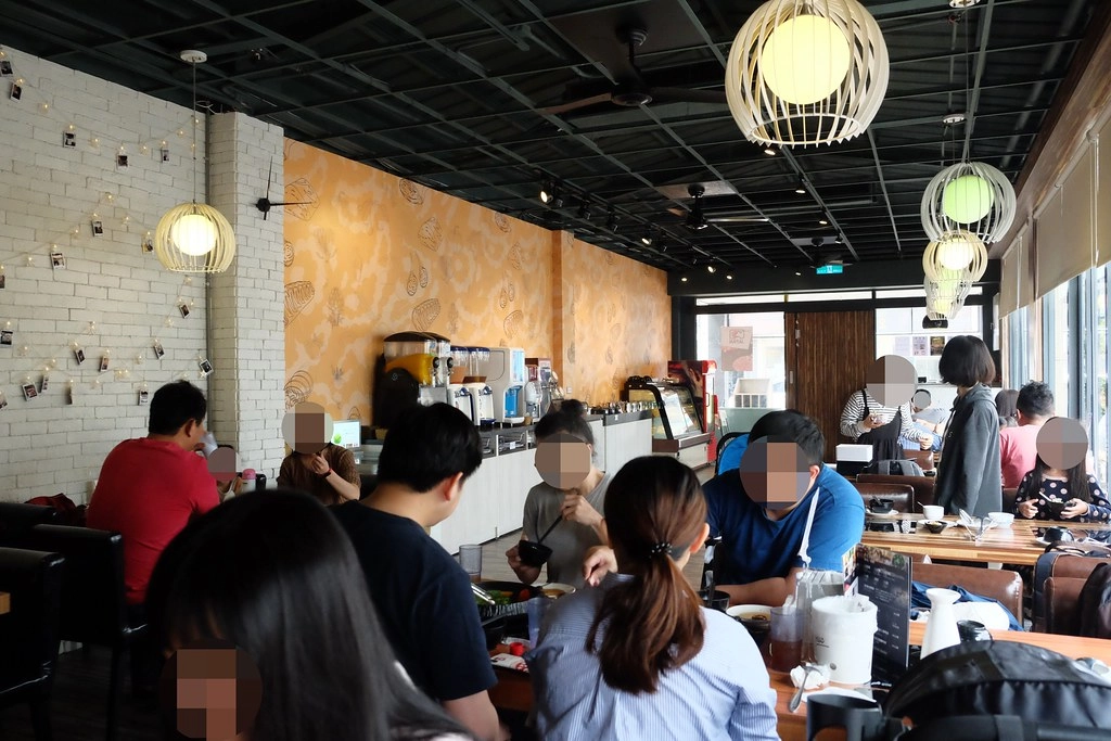 煲參參壽喜燒鍋物專門店:$389元以上吃到飽,10種湯頭特製湯頭、 M9澳洲黑毛和牛、特級松阪豬、波斯頓龍蝦等高級食材 @飛天璇的口袋