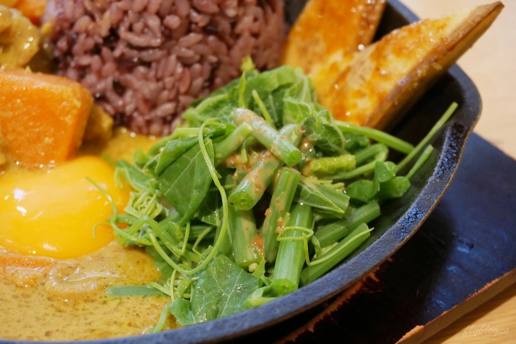 【台中西區】家咖哩:來自花蓮的超人氣咖哩專賣店,結合原住民料理的創新口感 @飛天璇的口袋