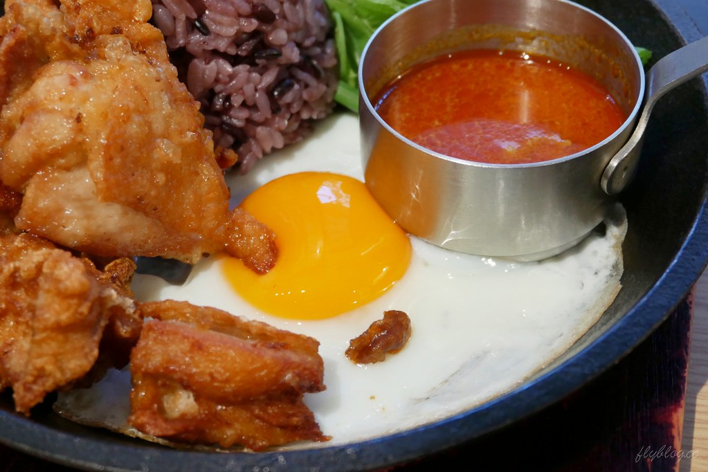 【台中西區】家咖哩:來自花蓮的超人氣咖哩專賣店,結合原住民料理的創新口感 @飛天璇的口袋