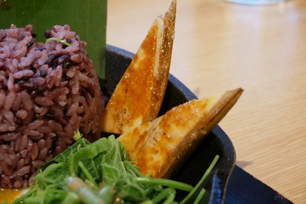 【台中西區】家咖哩:來自花蓮的超人氣咖哩專賣店,結合原住民料理的創新口感 @飛天璇的口袋