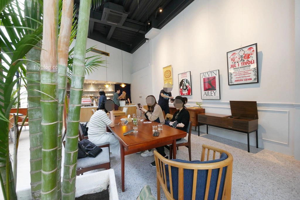 台中南屯|RUM Cafe,公益路北歐風玻璃屋咖啡館,早午餐、咖啡下午茶、與北歐生活風格 @飛天璇的口袋
