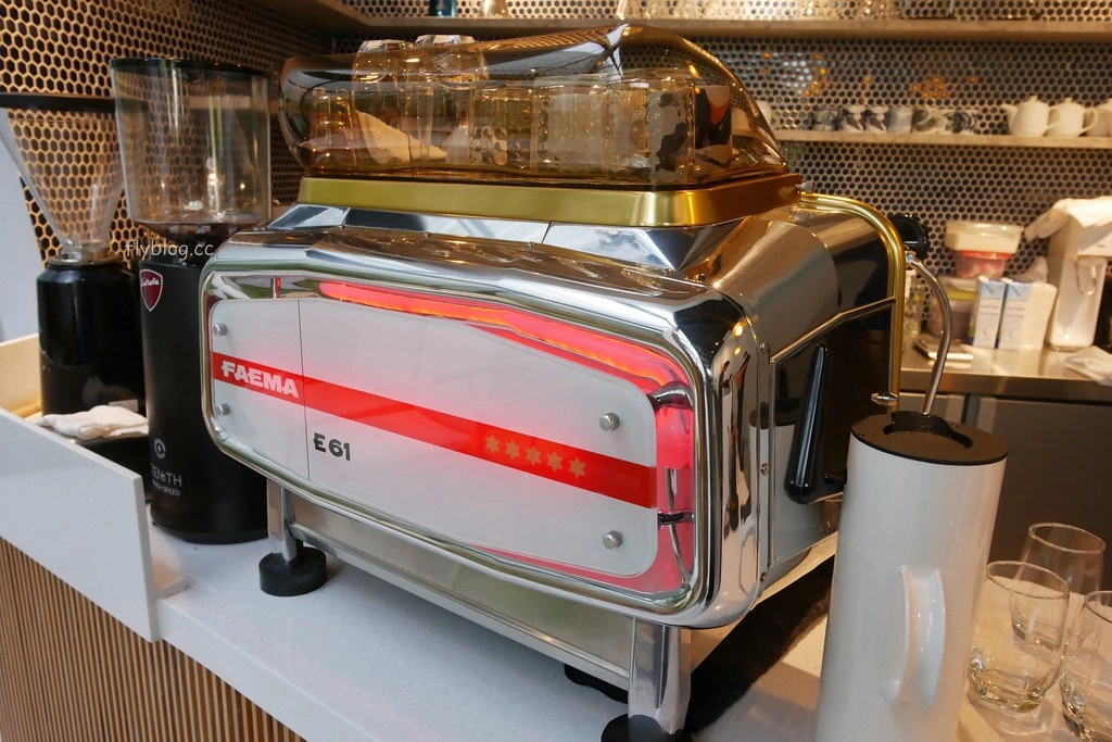 台中南屯|RUM Cafe,公益路北歐風玻璃屋咖啡館,早午餐、咖啡下午茶、與北歐生活風格 @飛天璇的口袋