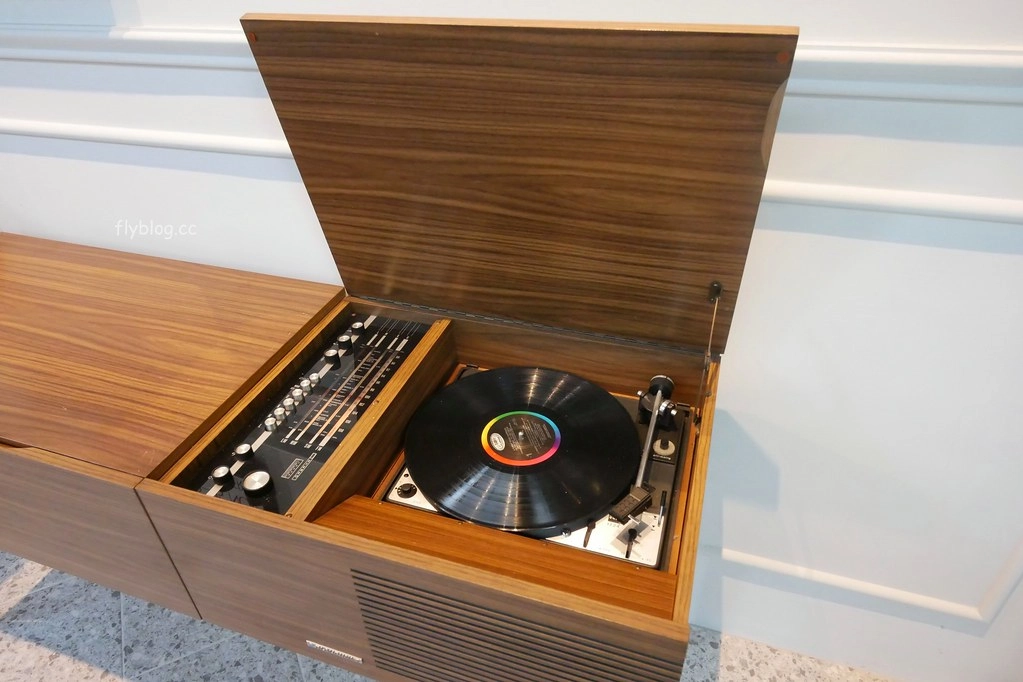 台中南屯|RUM Cafe,公益路北歐風玻璃屋咖啡館,早午餐、咖啡下午茶、與北歐生活風格 @飛天璇的口袋