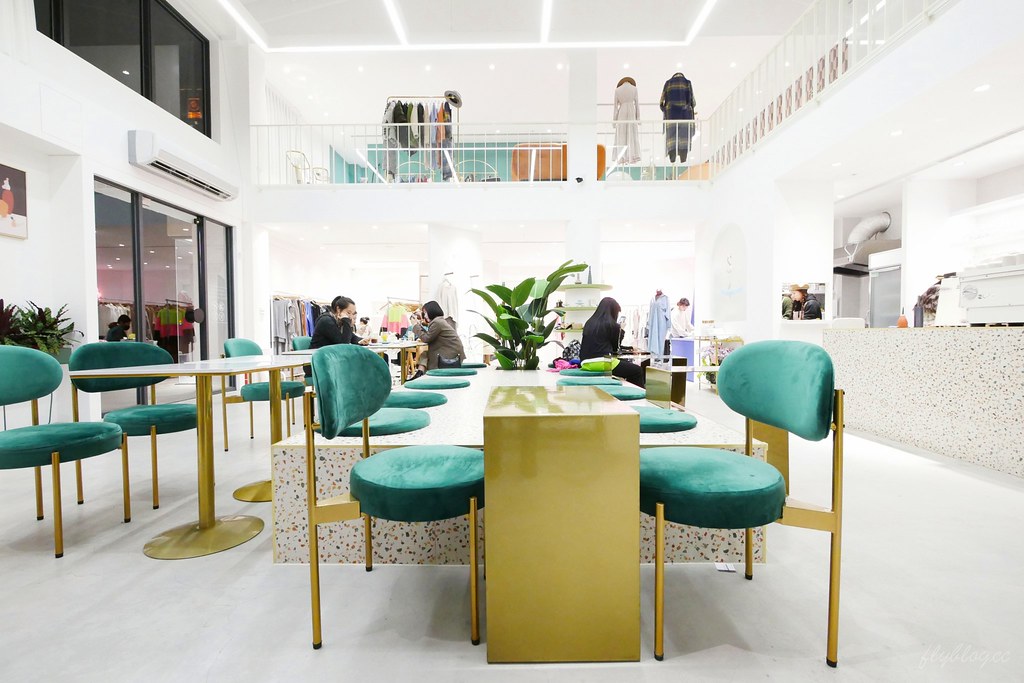 【台中南屯】Stunning Cafe,台中韓風好拍網美店,結合服飾店與咖啡館,環境和餐點都很可愛 @飛天璇的口袋