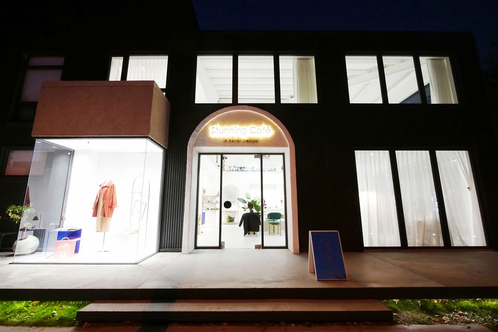 【台中南屯】Stunning Cafe,台中韓風好拍網美店,結合服飾店與咖啡館,環境和餐點都很可愛 @飛天璇的口袋