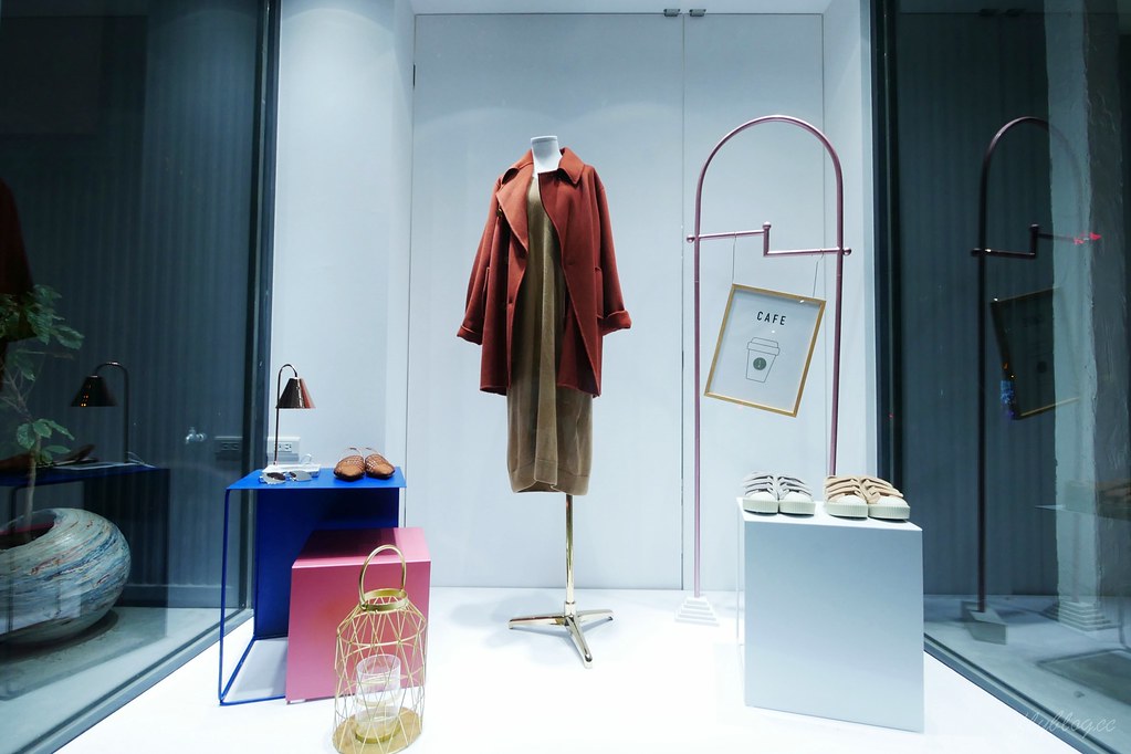 【台中南屯】Stunning Cafe,台中韓風好拍網美店,結合服飾店與咖啡館,環境和餐點都很可愛 @飛天璇的口袋
