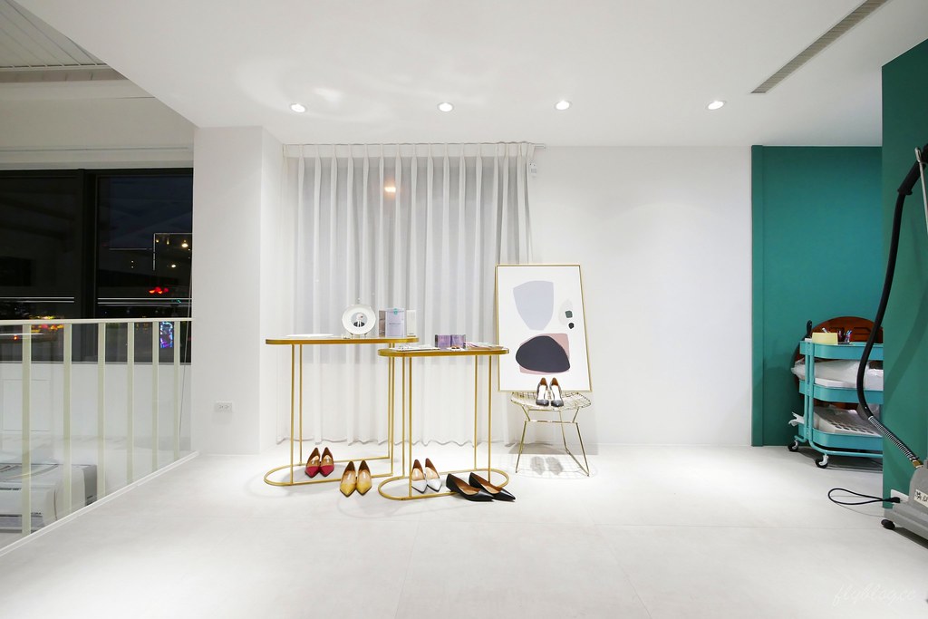 【台中南屯】Stunning Cafe,台中韓風好拍網美店,結合服飾店與咖啡館,環境和餐點都很可愛 @飛天璇的口袋