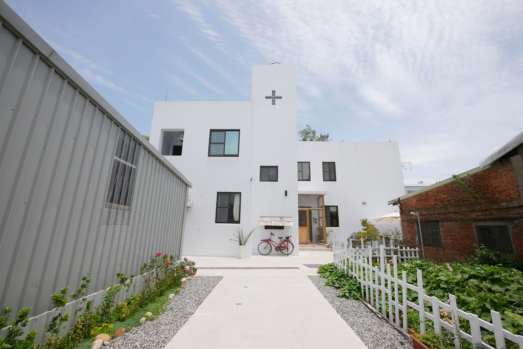 苗栗銅鑼|小樹的家咖啡民宿.漂亮唯美純白建築,每週只有營業兩天 @飛天璇的口袋