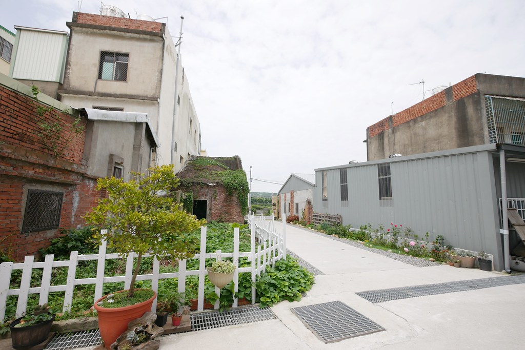 苗栗銅鑼|小樹的家咖啡民宿.漂亮唯美純白建築,每週只有營業兩天 @飛天璇的口袋