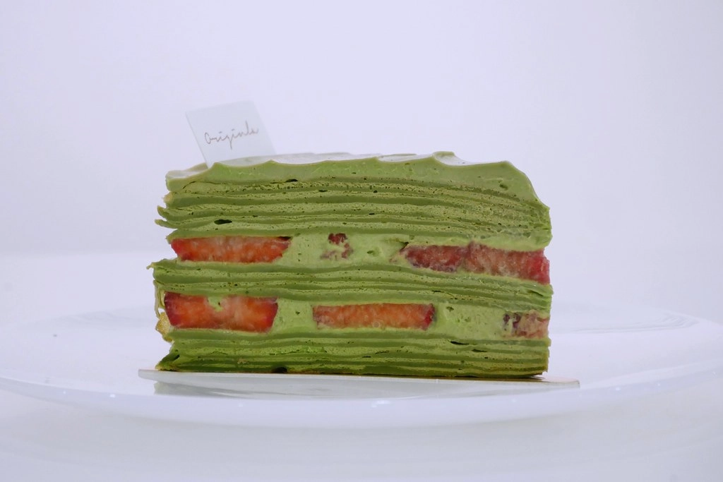 蒔初甜點|漂亮純白落地窗建築,草莓塔、戚風蛋糕和千層蛋糕都很不錯 @飛天璇的口袋