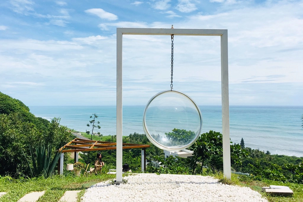 花蓮壽豐|山度空間.花蓮打卡新秘境,透明圓球盪鞦韆、蔚藍無敵海景、三角型木製帳篷 @飛天璇的口袋
