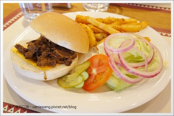 【台中輕食餐廳】Roots Lodge Café@台中廣三SOGO百貨3F。近期吃到最難忘的餐廳~ @飛天璇的口袋