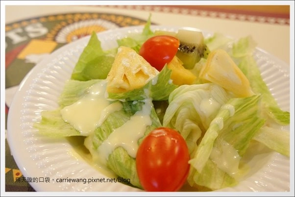 【台中輕食餐廳】Roots Lodge Café@台中廣三SOGO百貨3F。近期吃到最難忘的餐廳~ @飛天璇的口袋