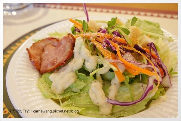 【台中輕食餐廳】Roots Lodge Café@台中廣三SOGO百貨3F。近期吃到最難忘的餐廳~ @飛天璇的口袋