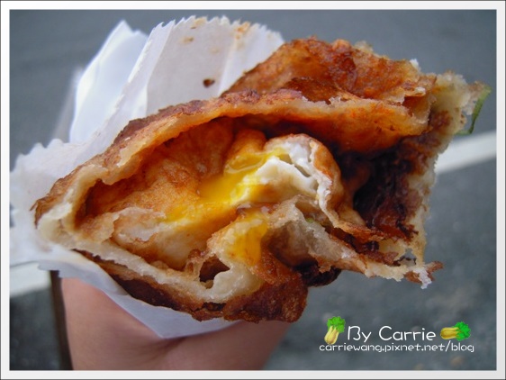 花蓮美食|炸蛋蔥油餅|黃色發財車PK藍色發財車,同場加映廟口鋼管紅茶 @飛天璇的口袋 花蓮美食|炸蛋蔥油餅|黃色發財車PK藍色發財車,同場加映廟口鋼管紅茶 @飛天璇的口袋