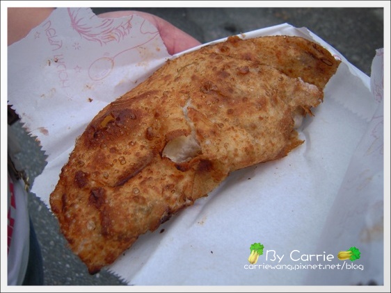 花蓮美食|炸蛋蔥油餅|黃色發財車PK藍色發財車,同場加映廟口鋼管紅茶 @飛天璇的口袋 花蓮美食|炸蛋蔥油餅|黃色發財車PK藍色發財車,同場加映廟口鋼管紅茶 @飛天璇的口袋