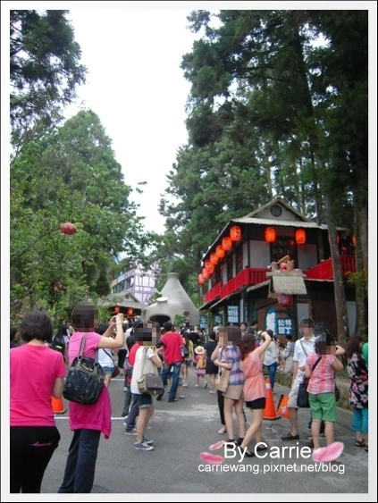 溪頭妖怪村:仿佛置身於電影神隱少女般的感覺,濃濃的日式氛圍好逛好拍好多人 @飛天璇的口袋 溪頭妖怪村:仿佛置身於電影神隱少女般的感覺,濃濃的日式氛圍好逛好拍好多人 @飛天璇的口袋