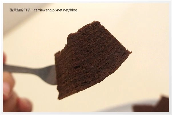 【台中蛋糕甜點】元樂巧克力厚燒年輪。國宴最佳伴手禮,連薩爾瓦多第一夫人都大大瘋狂!@台中大遠百B2 @飛天璇的口袋 【台中蛋糕甜點】元樂巧克力厚燒年輪。國宴最佳伴手禮,連薩爾瓦多第一夫人都大大瘋狂!@台中大遠百B2 @飛天璇的口袋