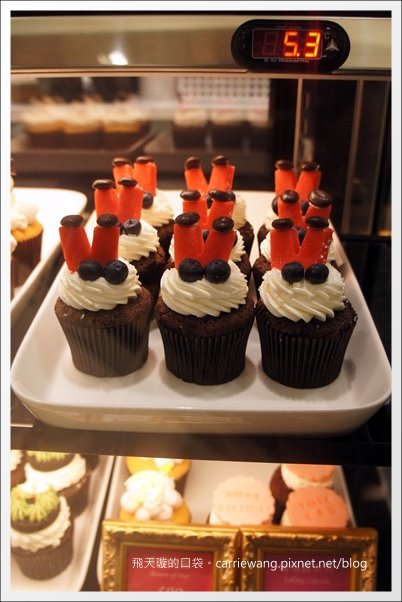 【台中蛋糕甜點】克勞蒂杯子蛋糕.Cloudy Cupcake@台中大遠百B2 @飛天璇的口袋 【台中蛋糕甜點】克勞蒂杯子蛋糕.Cloudy Cupcake@台中大遠百B2 @飛天璇的口袋