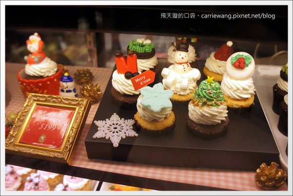 【台中蛋糕甜點】克勞蒂杯子蛋糕.Cloudy Cupcake@台中大遠百B2 @飛天璇的口袋 【台中蛋糕甜點】克勞蒂杯子蛋糕.Cloudy Cupcake@台中大遠百B2 @飛天璇的口袋