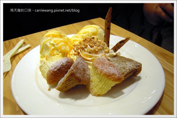 【台中蛋糕甜點】克勞蒂杯子蛋糕.Cloudy Cupcake@台中大遠百B2 @飛天璇的口袋 【台中蛋糕甜點】克勞蒂杯子蛋糕.Cloudy Cupcake@台中大遠百B2 @飛天璇的口袋