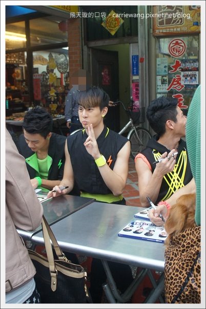 【大溪老街一日遊】必吃小吃美食推薦。林記麻粩+阿秋大湯圓+江記百年古早味花生糖+金字塔三角湯圓+黃大目豆干+陳媽媽月光餅 @飛天璇的口袋 【大溪老街一日遊】必吃小吃美食推薦。林記麻粩+阿秋大湯圓+江記百年古早味花生糖+金字塔三角湯圓+黃大目豆干+陳媽媽月光餅 @飛天璇的口袋