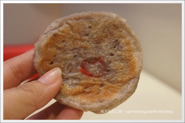 【大溪老街一日遊】必吃小吃美食推薦。林記麻粩+阿秋大湯圓+江記百年古早味花生糖+金字塔三角湯圓+黃大目豆干+陳媽媽月光餅 @飛天璇的口袋 【大溪老街一日遊】必吃小吃美食推薦。林記麻粩+阿秋大湯圓+江記百年古早味花生糖+金字塔三角湯圓+黃大目豆干+陳媽媽月光餅 @飛天璇的口袋