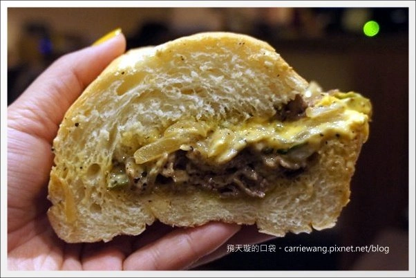 Burger Joint.7分SO朝富店:經典美食早午餐,讓人賴著不想走 @飛天璇的口袋 Burger Joint.7分SO朝富店:經典美食早午餐,讓人賴著不想走 @飛天璇的口袋