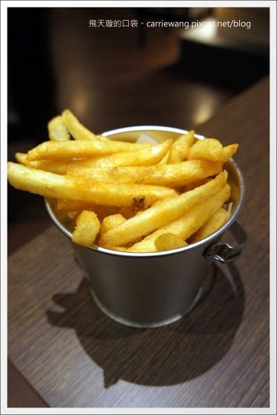 Burger Joint.7分SO朝富店:經典美食早午餐,讓人賴著不想走 @飛天璇的口袋 Burger Joint.7分SO朝富店:經典美食早午餐,讓人賴著不想走 @飛天璇的口袋