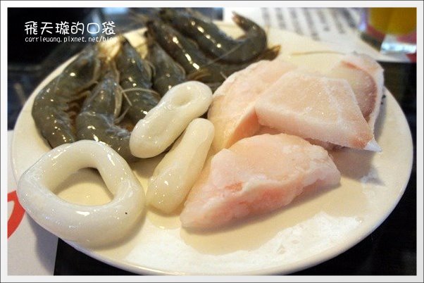 【台中火鍋吃到飽】小蒙牛頂級麻辣養生鍋。火鍋店也有三層…肉! @飛天璇的口袋 【台中火鍋吃到飽】小蒙牛頂級麻辣養生鍋。火鍋店也有三層…肉! @飛天璇的口袋