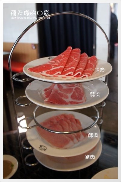 【台中火鍋吃到飽】小蒙牛頂級麻辣養生鍋。火鍋店也有三層…肉! @飛天璇的口袋 【台中火鍋吃到飽】小蒙牛頂級麻辣養生鍋。火鍋店也有三層…肉! @飛天璇的口袋