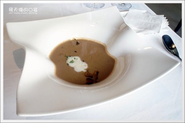 【台中美食推薦】法月當代法式料理。Fusion融合的創意料理,吃進嘴裡口口都是幸福! @飛天璇的口袋 【台中美食推薦】法月當代法式料理。Fusion融合的創意料理,吃進嘴裡口口都是幸福! @飛天璇的口袋