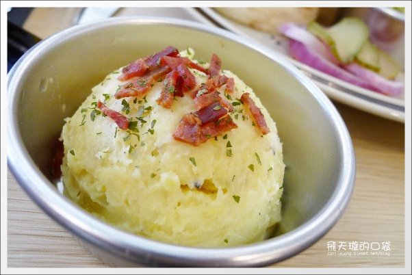 愛吃借口火烤漢堡專賣店.Hungry Jacob:台中好吃漢堡推薦! @飛天璇的口袋 愛吃借口火烤漢堡專賣店.Hungry Jacob:台中好吃漢堡推薦! @飛天璇的口袋