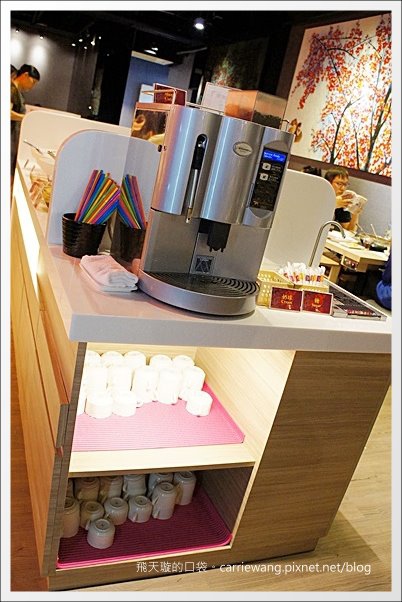 【台中火鍋吃到飽】滿堂紅頂級麻辣鴛鴦鍋@台中廣三SOGO百貨16F @飛天璇的口袋 【台中火鍋吃到飽】滿堂紅頂級麻辣鴛鴦鍋@台中廣三SOGO百貨16F @飛天璇的口袋