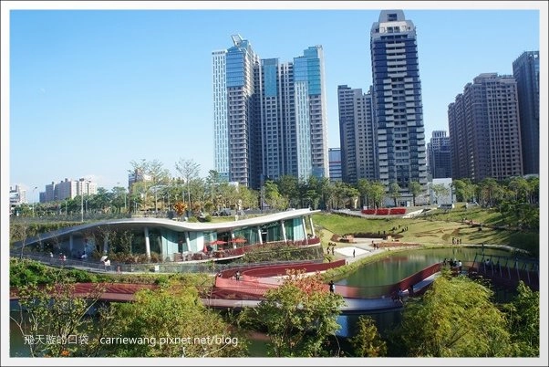 【台中西屯】秋紅谷生態公園:台中火紅新地標,美麗的約會聖地! @飛天璇的口袋 【台中西屯】秋紅谷生態公園:台中火紅新地標,美麗的約會聖地! @飛天璇的口袋