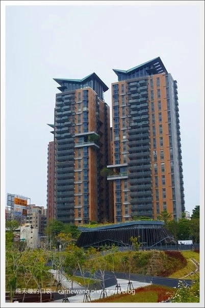 【台中西屯】秋紅谷生態公園:台中火紅新地標,美麗的約會聖地! @飛天璇的口袋 【台中西屯】秋紅谷生態公園:台中火紅新地標,美麗的約會聖地! @飛天璇的口袋