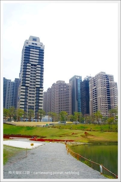 【台中西屯】秋紅谷生態公園:台中火紅新地標,美麗的約會聖地! @飛天璇的口袋 【台中西屯】秋紅谷生態公園:台中火紅新地標,美麗的約會聖地! @飛天璇的口袋