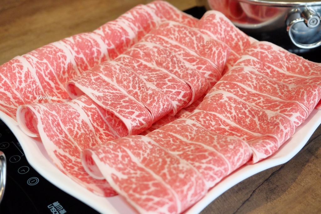 上官木桶鍋@台中朝富店┃台中西屯:北部以南第一間分店新開幕,甜蜜痛風鍋、大胃王套餐鍋霸氣上桌 @飛天璇的口袋 上官木桶鍋@台中朝富店┃台中西屯:北部以南第一間分店新開幕,甜蜜痛風鍋、大胃王套餐鍋霸氣上桌 @飛天璇的口袋