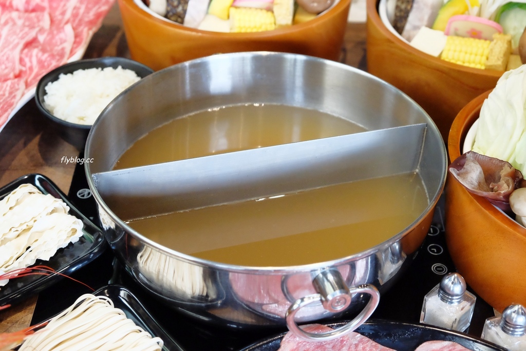 上官木桶鍋@台中朝富店┃台中西屯:北部以南第一間分店新開幕,甜蜜痛風鍋、大胃王套餐鍋霸氣上桌 @飛天璇的口袋 上官木桶鍋@台中朝富店┃台中西屯:北部以南第一間分店新開幕,甜蜜痛風鍋、大胃王套餐鍋霸氣上桌 @飛天璇的口袋